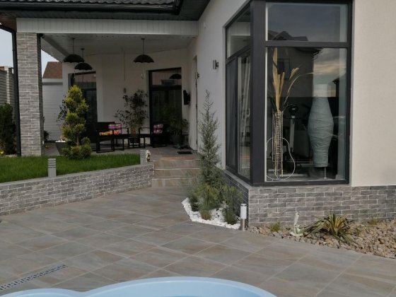 Аренда не большого дома в Совиньоне, сауна, бассейн Одеса