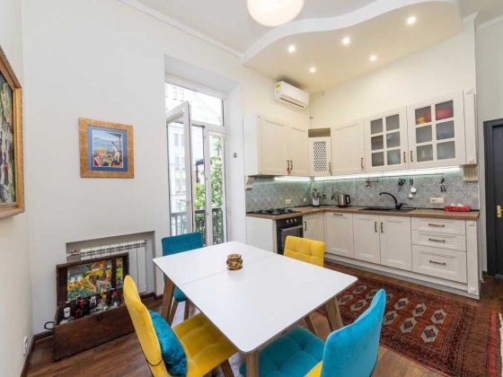 3 к.кв. в центрі Бул.Шевченка 9/28. Світло не вимикають .Без % Киев