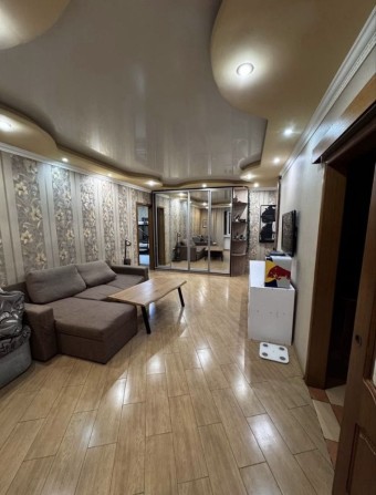 Сдам 3 комнатную квартиру - фото 1