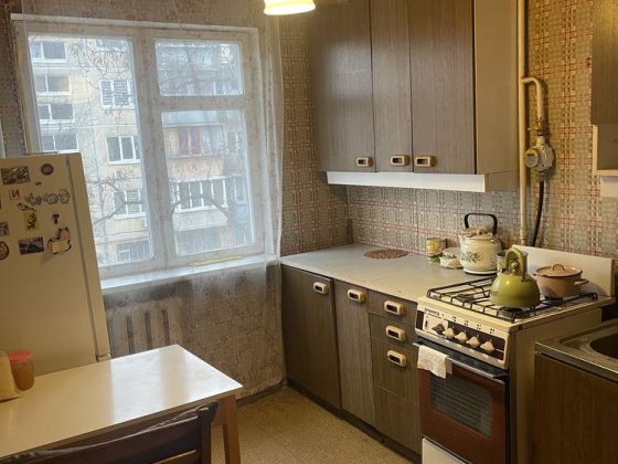 Оренда. Вул. О. Дашкевича ( Курнатовського ), 32а, охайна 1 к.кв. Киев