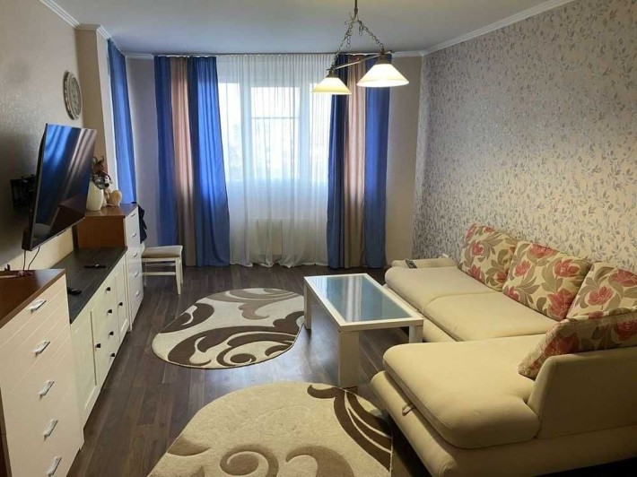 Оренда 3-к квартири по вул. Степана Ковніра - фото 1