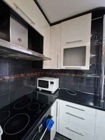 Сдам 3х комнатную Парус косметика - фото 1