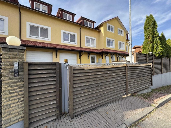 Оренда будинку 320м Солом'янка Батиєва гора вул.Локомотивна офіс Центр - фото 1