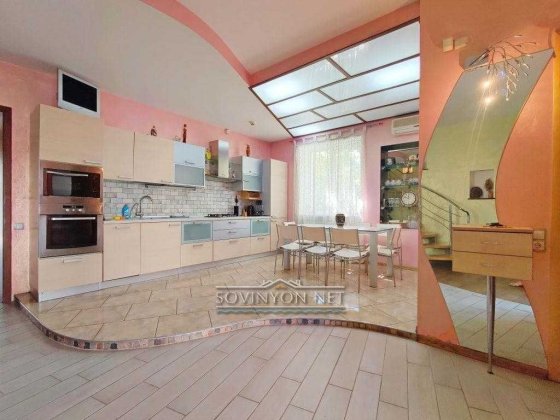 Приватний будинок з генератором Совіньйон 1 Одесса