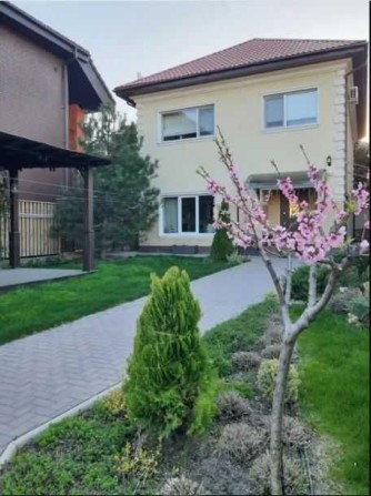 компактный домик с зеленой территорией, Совиньон - фото 1