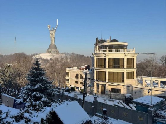 Оренда / Будинок  Київ, Печерський район, вул. Пирятинська, 4 Киев