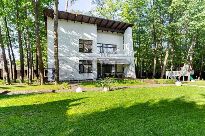 Оренда простору будинку 300 м² з 4 спальнями на 20 сотках серед лісу - фото 1