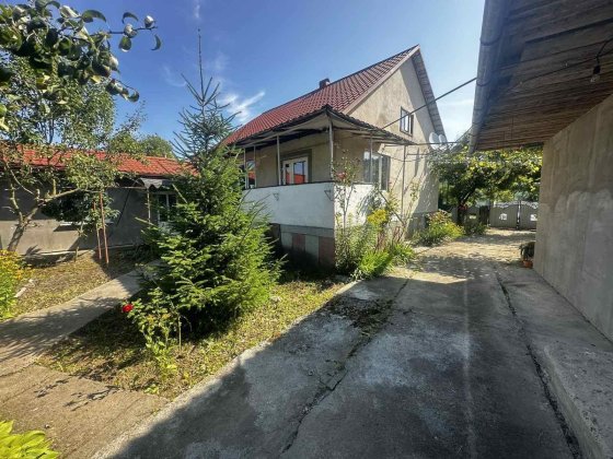 Довгострокова оренда будинку Тячев