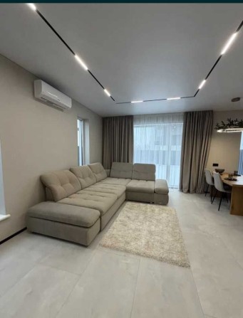 Оренда дуплексу, 130м², три кімнати, теплий гараж, газ, генератор - фото 1