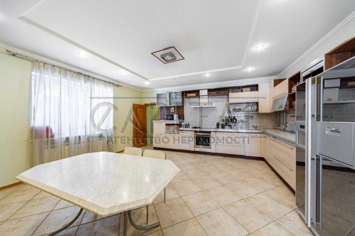 Оренда ПРОСТОРОГО будинку с Петропавлівська Борщагівка 800 м2 32 сотки - фото 1