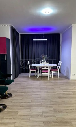 Оренда автономного будинку 300 м² з басейном в с.Гатне - фото 1