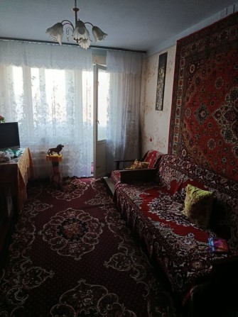 Сдаю 2к/кв пл.Победы 5/9, мебель, холодильник 5500 - фото 1