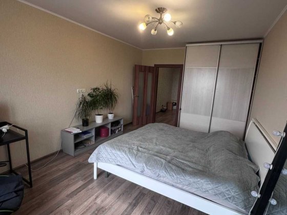 Здається велика 1-к, Голосієво, Деміївська, пр-т Науки, 55а Киев