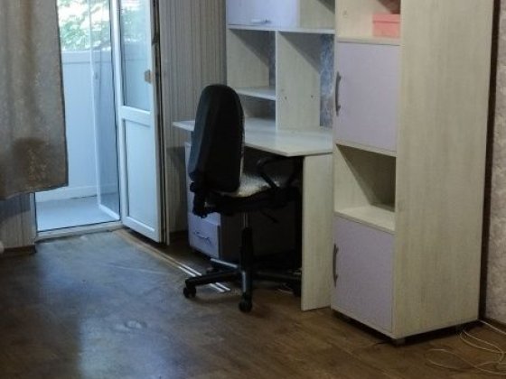 Сдаю 1-комн квартиру пл. Победы. 2/5 "гостинка". Николаев