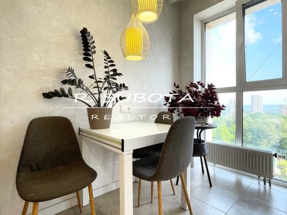 3.к. студия 65м2 ЖК Лайт Хаус Башни Новодворянский Днепр