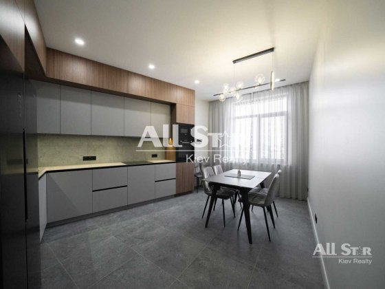 Оренда 5к квартири в Києві, Богдана Хмельницького вул. 58A Без комісії Киев