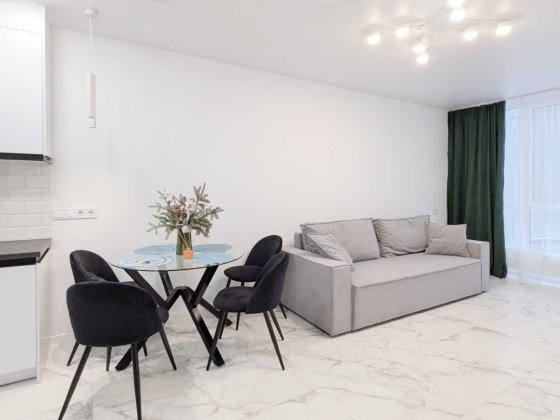 Без комісії. 1-кімн, Варшавський плюс, Олександра Олеся 8/17 Киев