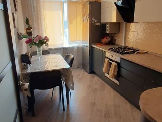 Здаєттся 2х.кім.вул.Ушинського 27 Киев