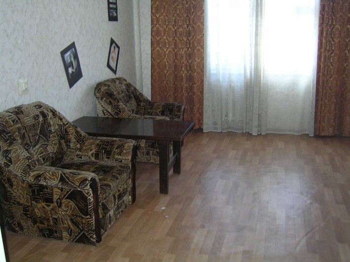 Оренда 2к. Оболонський р-н, Пріорка, Автозаводська вул. - фото 1