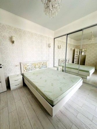 Сдам длительно 2-х комнатную квартиру в 16 Жемчужине Асташкина центр - фото 1