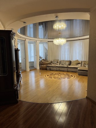 Сдам 4-х комнатную квартиру 150 м кв в кирпичном доме на ул. Тополевая - фото 1