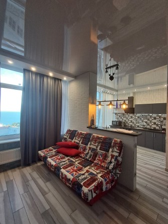 Сдам красивую видовую студию в ЖК 32 Жемчужина, Каманина, Аркадия - фото 1