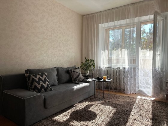 Затишна 2-к. квартира 42 м2 по вул. Полуботка 28. метро Дарниця поруч Киев