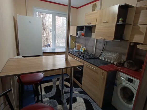 Здаю 2 кім кв Баштанський ринок  ( АТП), окремі кімнати, меблі, технік Николаев