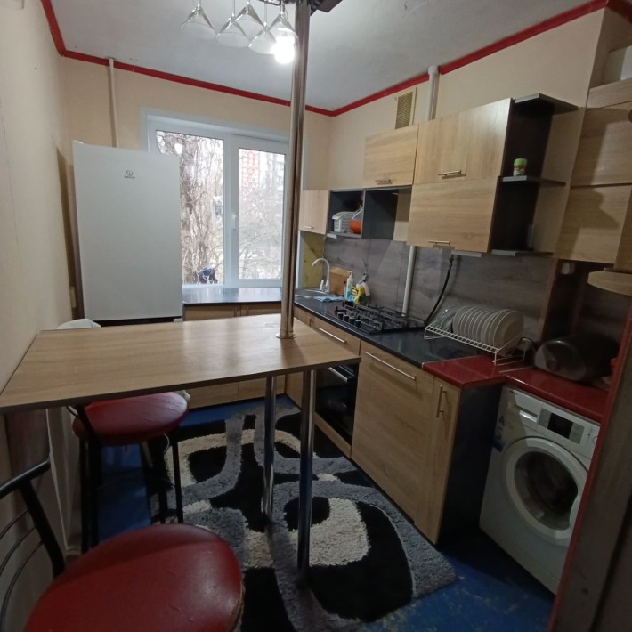 Здаю 2 кім кв Баштанський ринок  ( АТП), окремі кімнати, меблі, технік - фото 1