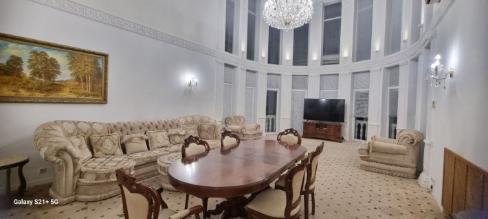 Конча Заспа Козин Золотые Ворота дом с бассейном и выходом на Козинку - фото 1