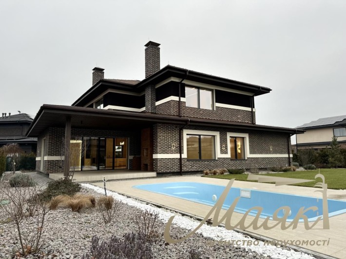 Аренда дома 286 м2 в с.Ходосовка КГ ВИТАГРАД Новообуховская трасса - фото 1