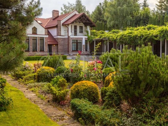 Аренда дома в Козине, 6 спален, генератор, бомбосховище, закрытый КГ Козин