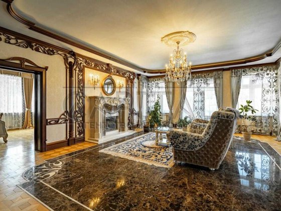 Оренда просторого будинку з басейном сауною та парком Іванковичі Иванковичи