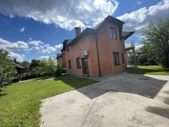 Довгострокова оренда будинку Осещина