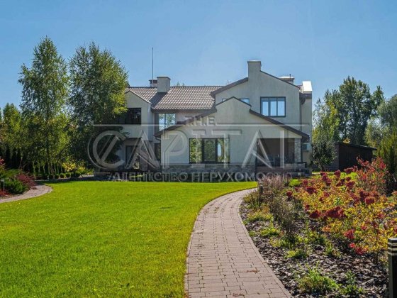 Новий будинок у Конча-Заспі, КМ “Світанок-2”, с. Плюти Плюты