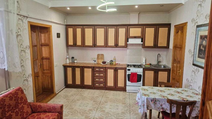 Оренда частини будинку, окремий вхід, село Хотів (Парк Феофанія) - фото 1