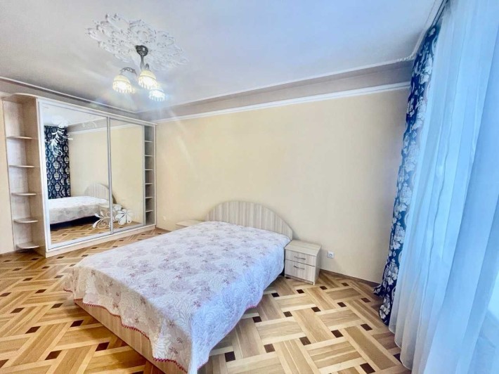 Оренда трьох кімнатної  квартири у новобудові - фото 1