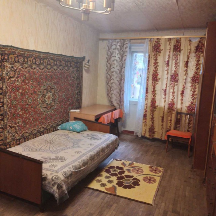 Сдам простую - 1 комнатную квартиру на Черемушках улица Космонавтов - фото 1