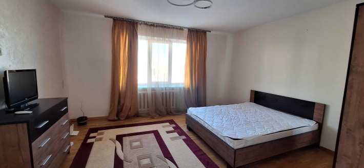 Реальна 3-кім пт. Червоної Калини пл 72м, ремонт, дуже тепла, ВІЛЬНА - фото 1