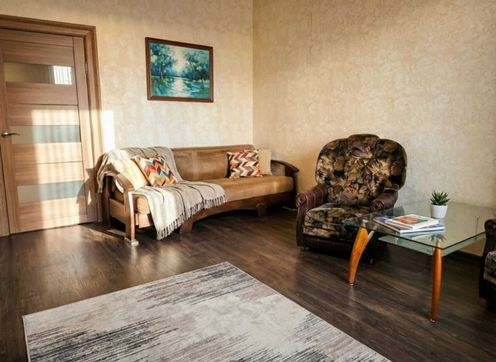 Довгострокова оренда .СВОЯ  1-к сталінка на розі Тітова  пр. Поля. - фото 1