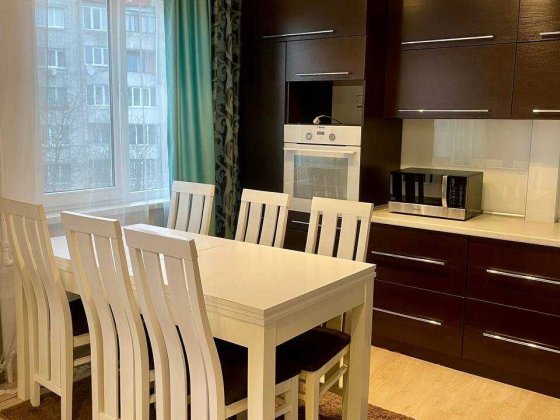 Простора 2-кімнатна квартира + кухня-студія в оренду, вул. Миколайчука Львів