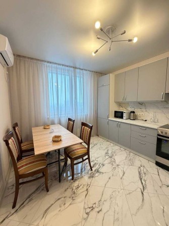 Оренда 2 кімн. квартири вул. Воскресенська, 2-В, ЖК «Паркові Озера -2» - фото 1