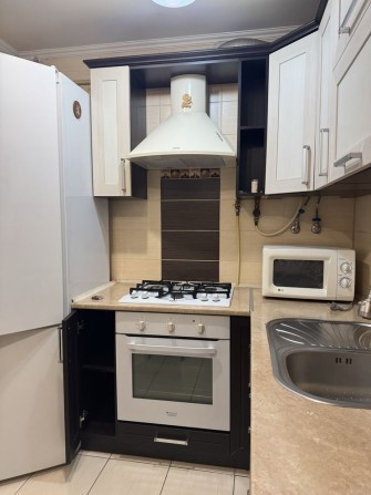 Сдаю 2 комнатную квартиру район Сити центра можно для командировочных - фото 1