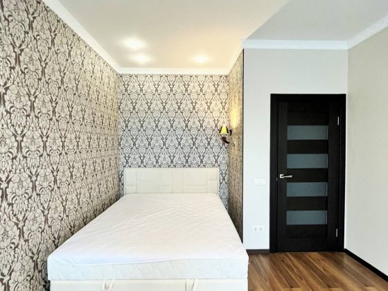 Оренда 1-кімнатної квартири з панорамними вікнами — вул. Порохова Львов