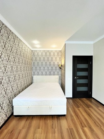 Оренда 1-кімнатної квартири з панорамними вікнами — вул. Порохова - фото 1