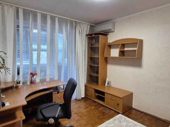 Оренда 2 кімнатної квартири Біля метро Деміівська 5 хв.пішки. Киев