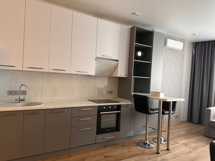 Сдам на длительный срок большую 1-к квартиру - фото 1