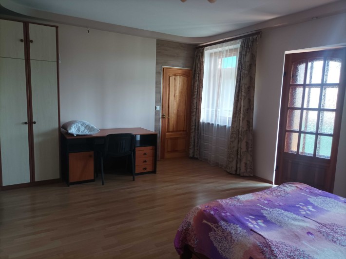 Сдам  в Фонтанці довгостроково повністю окремий поверх, є підвал. - фото 1