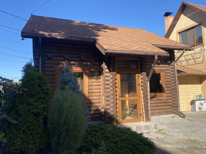 Оренда гарного двоповерхового будинку в центрі міста - фото 1