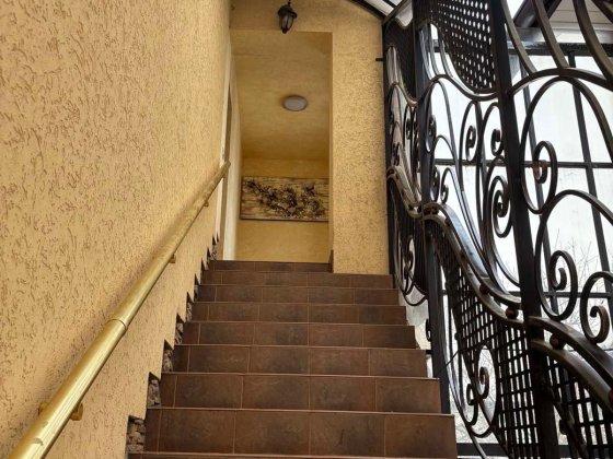 Здається частина будинку початок Годилова Годилів